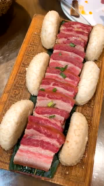 特色美食 刀板香,味道咸鮮 厚切的口感特別棒